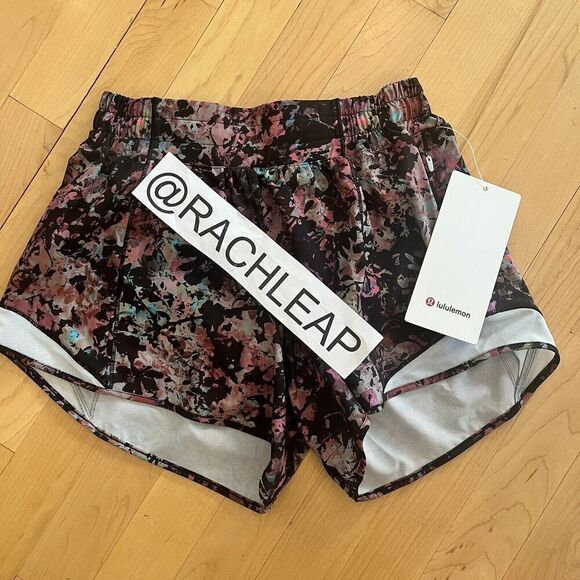 Lululemon Hotty Hot Low-Rise Lined Womens Short 4" size 4 - Picture 6 of 8